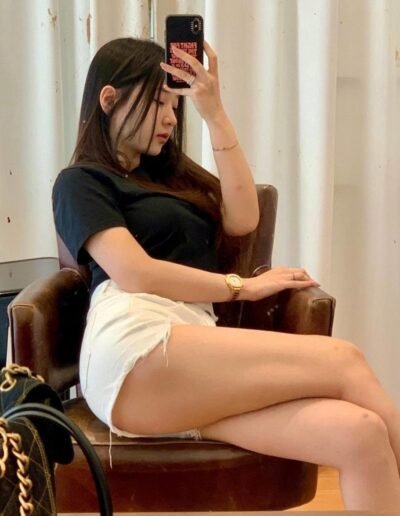 Catherine wearing stylish casual outfit in Ginza, Tokyo
